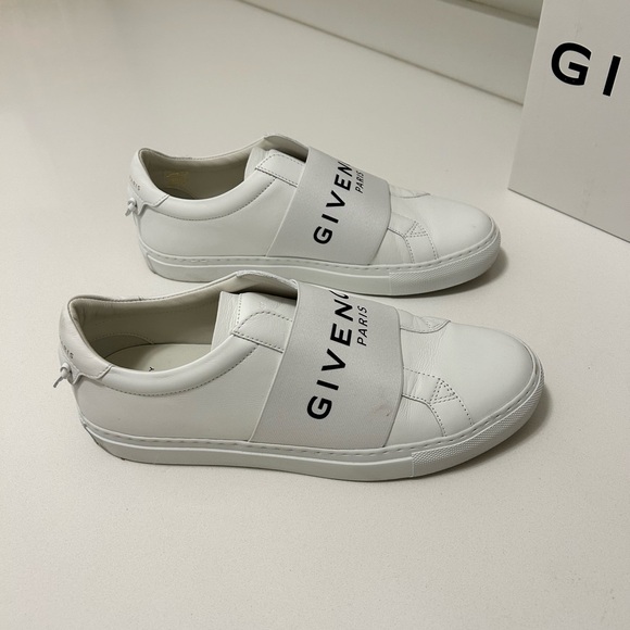 Givenchy Sneakers - Picture 4 of 5